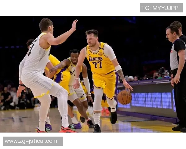 2017年湖人与勇士加时赛激战回顾球迷心潮澎湃的经典对决 2017年湖人与勇士加时赛激战回顾球迷心潮澎湃的经典对决